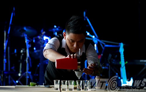 Cựu SV ĐH Đông Á đạt giải Nhì hội thi toàn quốc Sáng tạo cocktail dùng nguyên liệu Việt lần 1 năm 2015